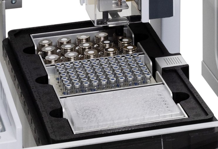 Temperature controlled sample storage