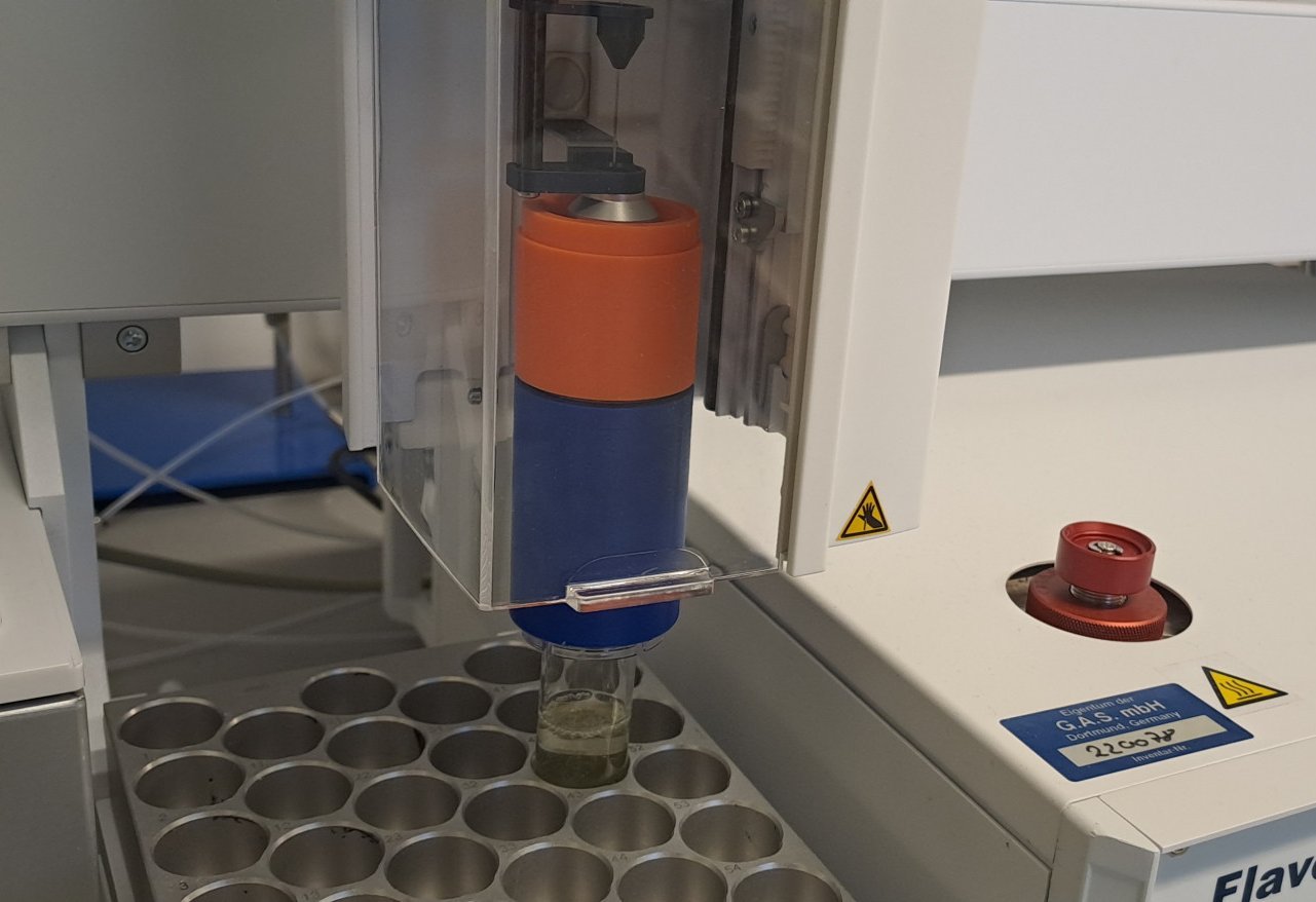 Automated headspace sampling workflow incorporating the closure attachment on a G.A.S. analytical platform.